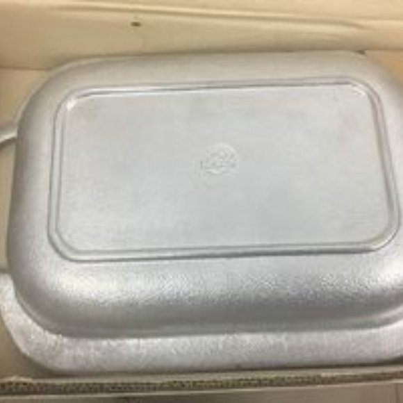 Lenox Butler's Pantry Metal Baker Serveware 2 Qt Baker Holds 16 1/4" Glass Pyrex - Picture 11 of 13